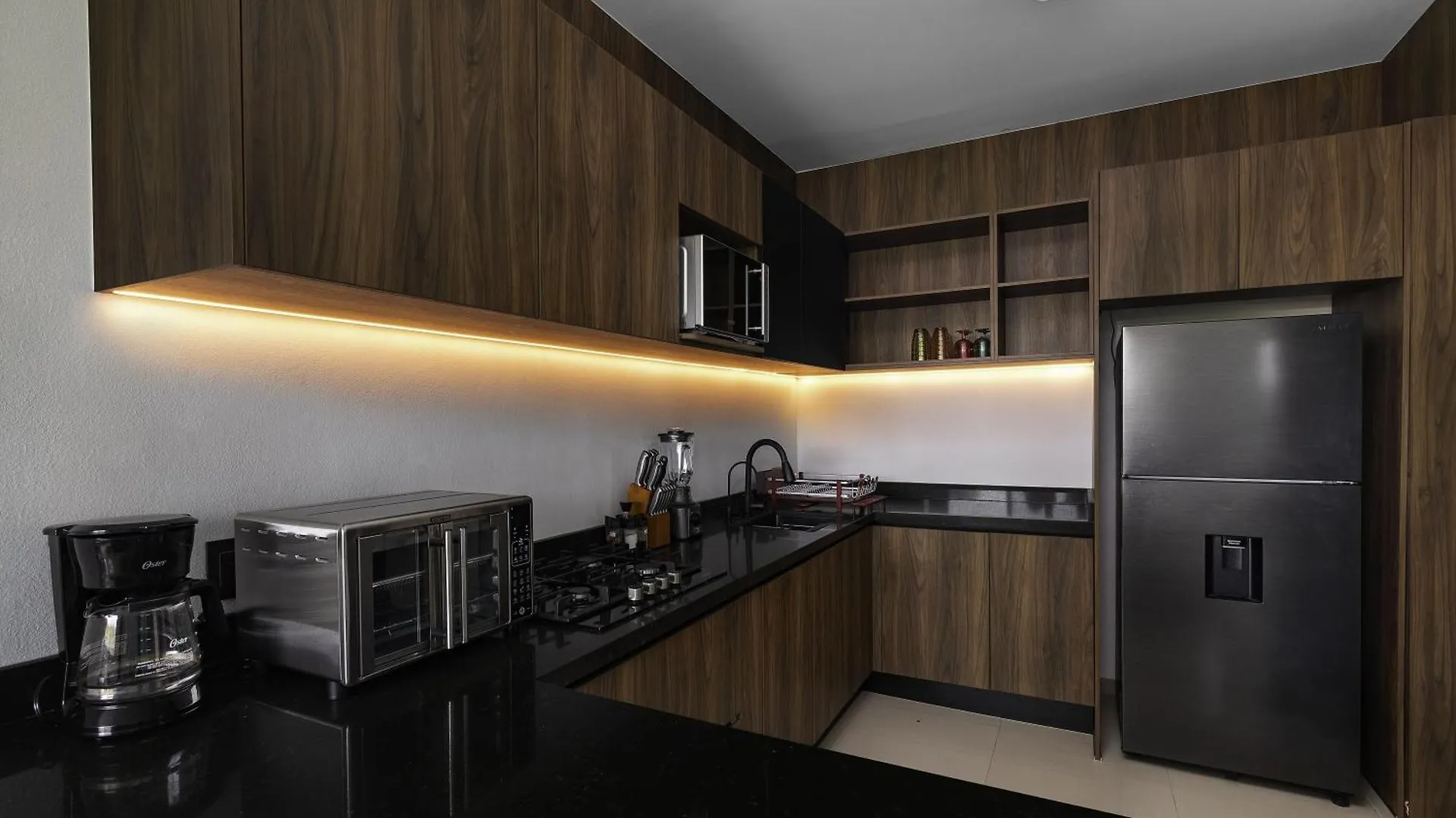 Angelina 28 Beachfront And Family Apartments - Modern And Relaxing Long Stays - 20 Min From Cancun Airport 푸에르토 모렐로스 0*,  멕시코